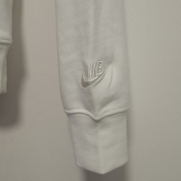 Nike Sweatshirt - Picture 2 of 2